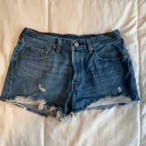 Levi’s 501 shorts women’s size 30